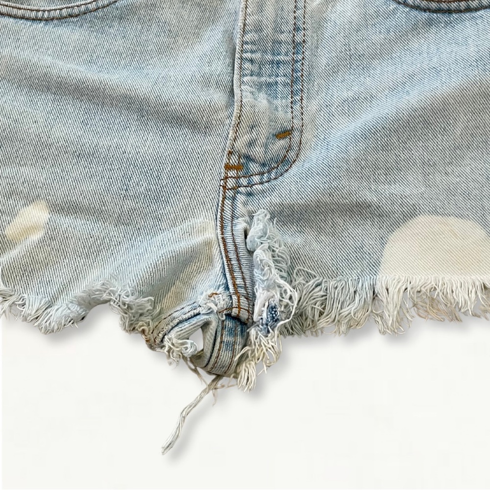 SOLD Vintage 90s Levi’s 501 Cut-Off Jean Shorts 1992 Raw Hem Distressed Denim - Picture 4 of 14